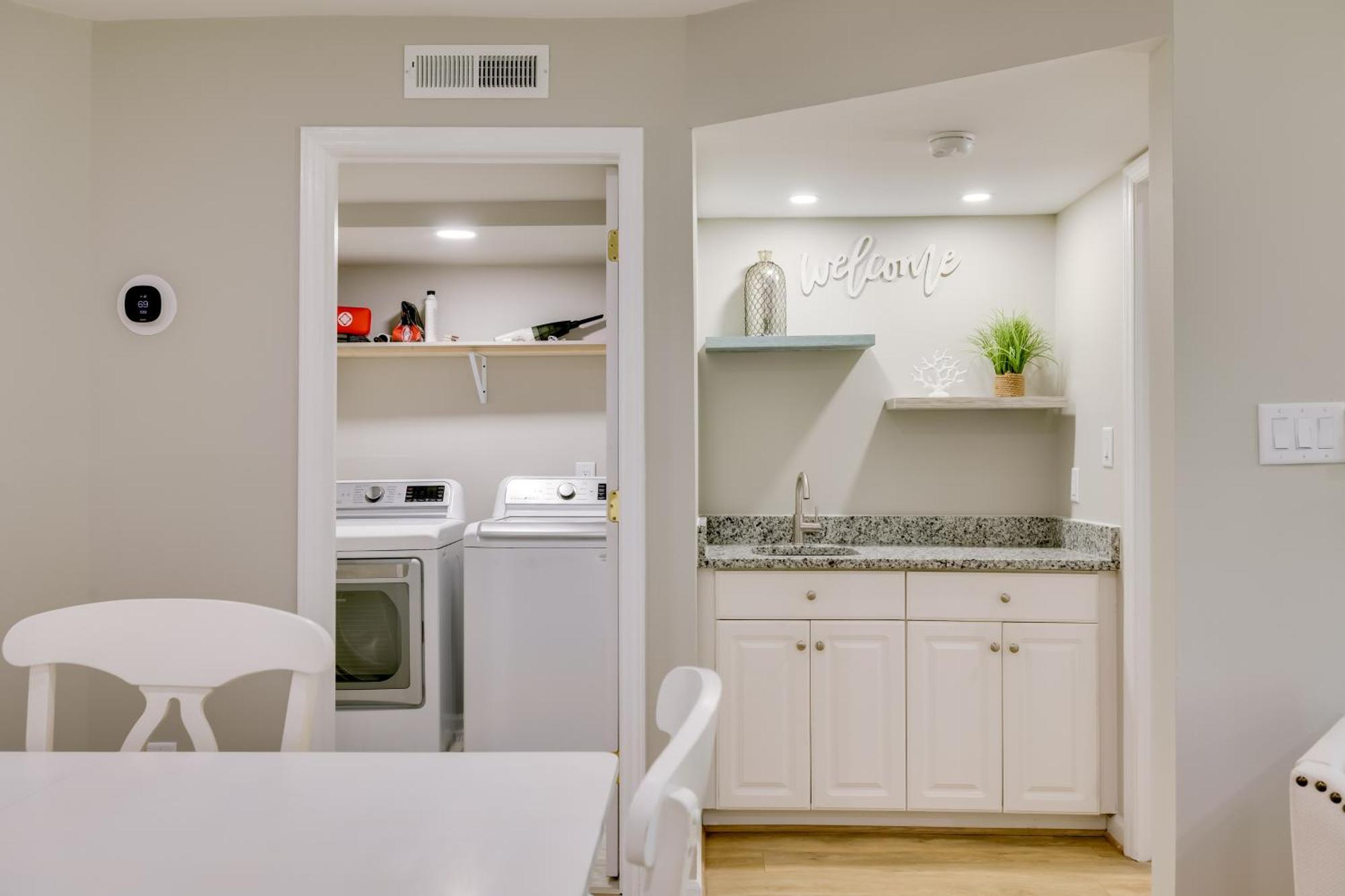 Emerald Isle Condo With Indoor Pool And Beach Access! 외부 사진
